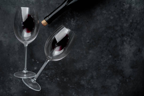 Verres de vins et bouteille